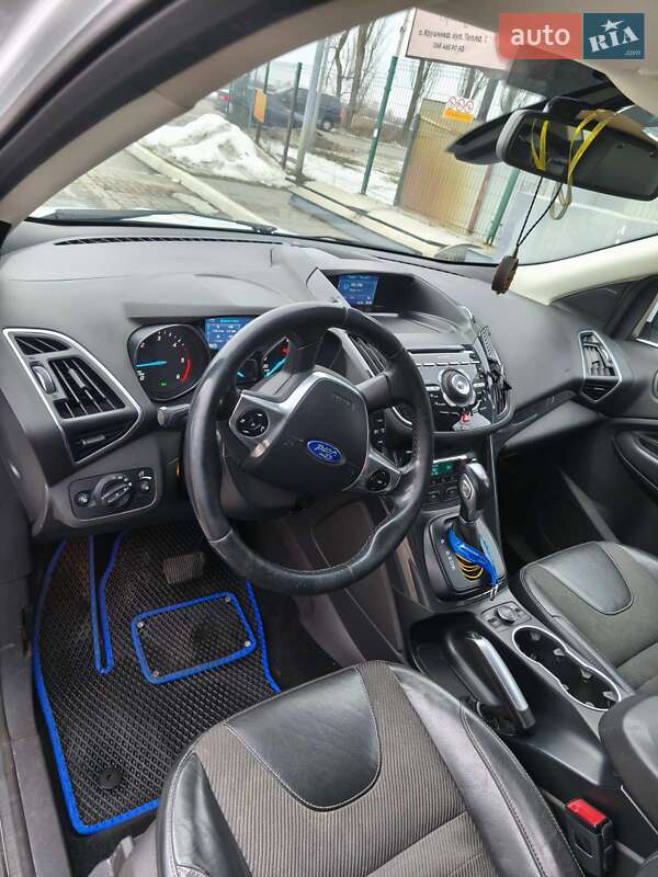 Внедорожник / Кроссовер Ford Kuga 2015 в Киеве фото Внедорожник / Кроссовер Ford Kuga 2015 в Киеве