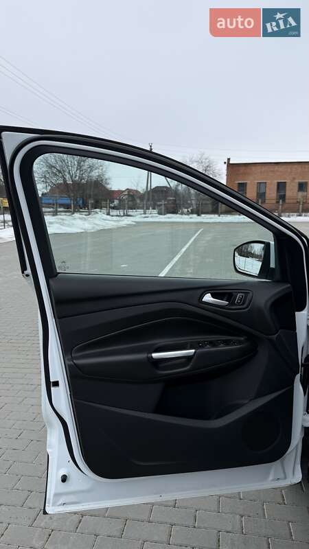 Внедорожник / Кроссовер Ford Kuga 2019 в Бершади