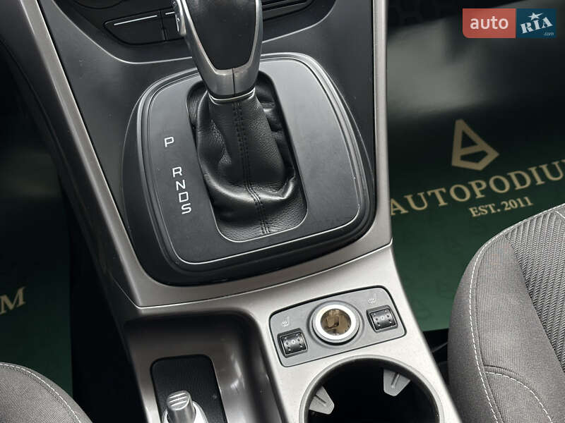 Внедорожник / Кроссовер Ford Kuga 2013 в Киеве