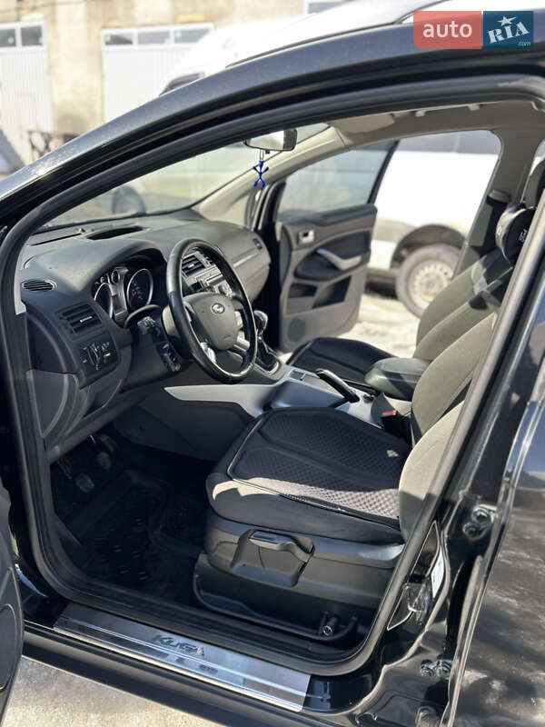 Позашляховик / Кросовер Ford Kuga 2012 в Сумах
