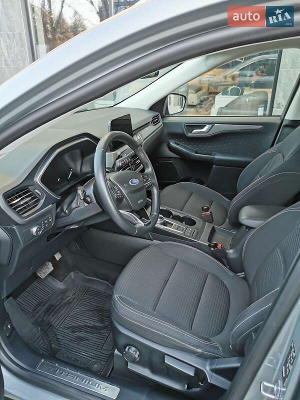 Внедорожник / Кроссовер Ford Kuga 2020 в Ужгороде