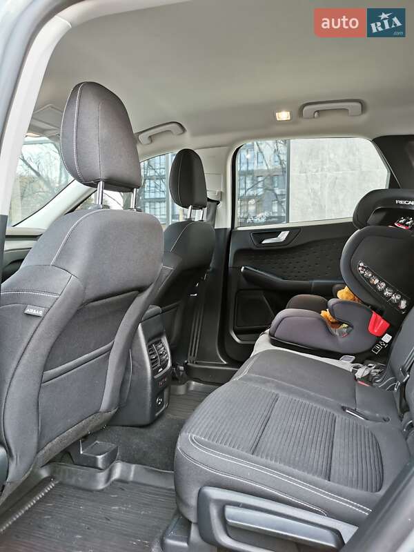 Внедорожник / Кроссовер Ford Kuga 2020 в Ужгороде