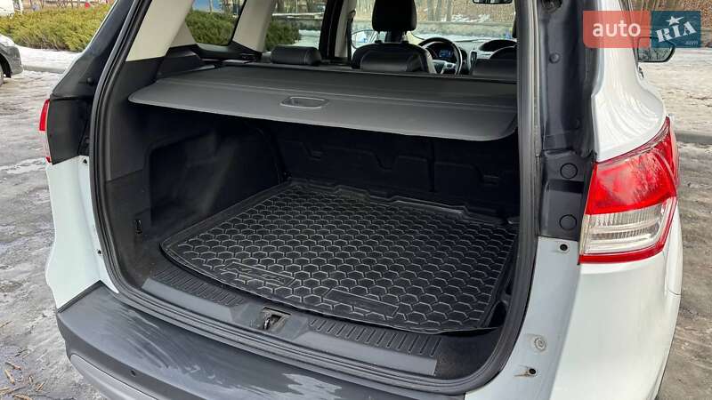 Позашляховик / Кросовер Ford Kuga 2015 в Черкасах фото 10 Позашляховик / Кросовер Ford Kuga 2015 в Черкасах