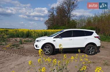 Внедорожник / Кроссовер Ford Kuga 2017 в Виннице