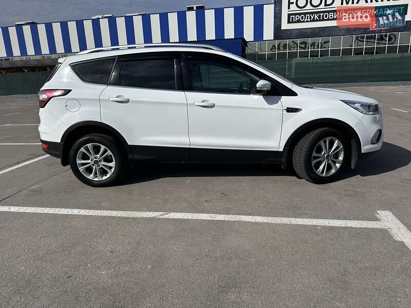 Внедорожник / Кроссовер Ford Kuga 2019 в Запорожье