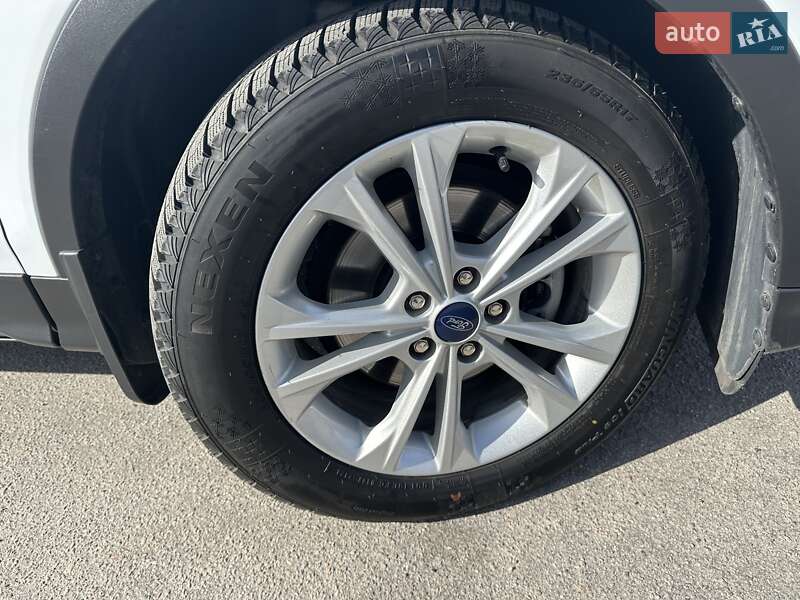Внедорожник / Кроссовер Ford Kuga 2019 в Запорожье