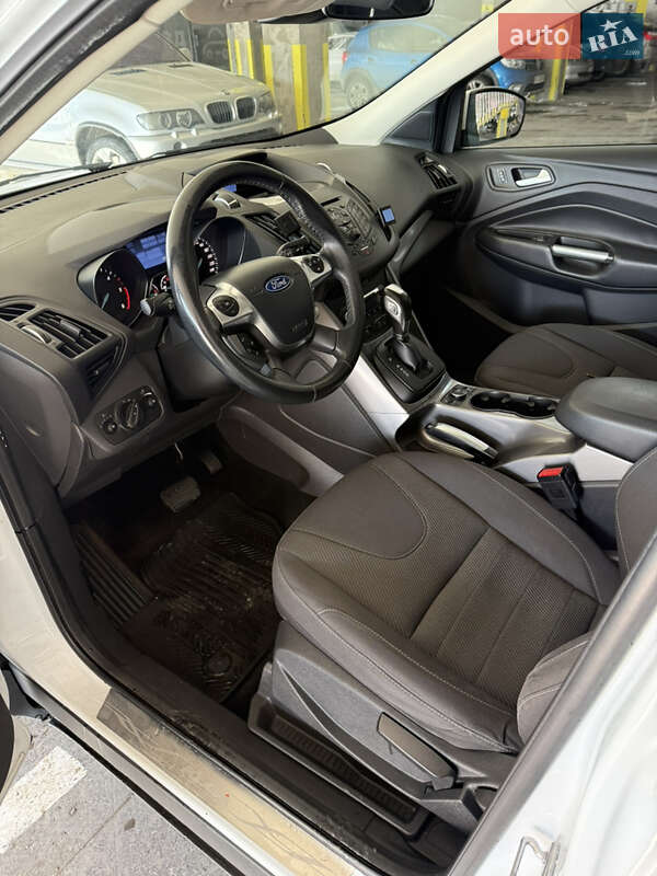 Позашляховик / Кросовер Ford Kuga 2016 в Львові