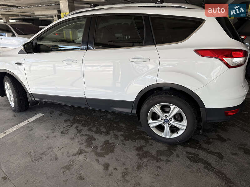 Позашляховик / Кросовер Ford Kuga 2016 в Львові