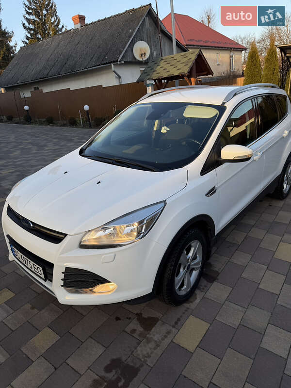 Внедорожник / Кроссовер Ford Kuga 2016 в Городке