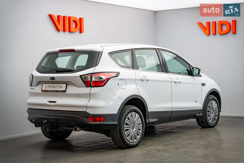 Внедорожник / Кроссовер Ford Kuga 2017 в Киеве