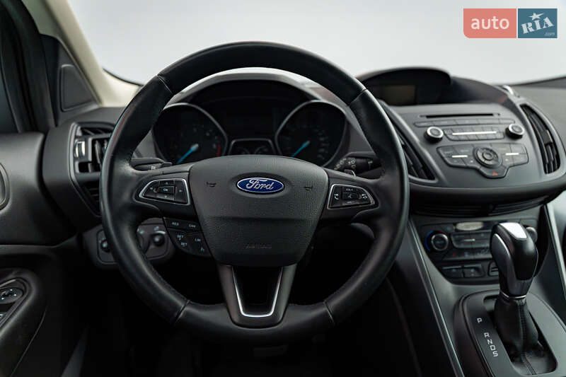 Внедорожник / Кроссовер Ford Kuga 2017 в Киеве