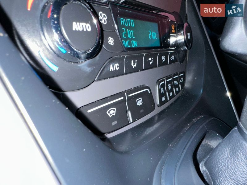 Внедорожник / Кроссовер Ford Kuga 2015 в Львове