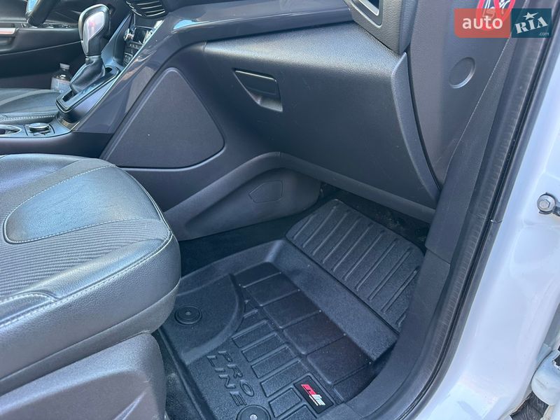 Внедорожник / Кроссовер Ford Kuga 2015 в Львове