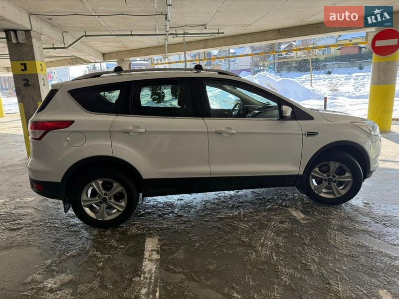 Позашляховик / Кросовер Ford Kuga 2016 в Львові