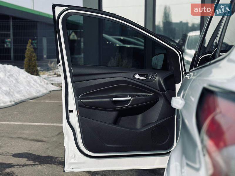 Внедорожник / Кроссовер Ford Kuga 2017 в Кременчуге