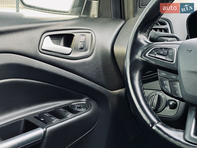 Внедорожник / Кроссовер Ford Kuga 2017 в Кременчуге