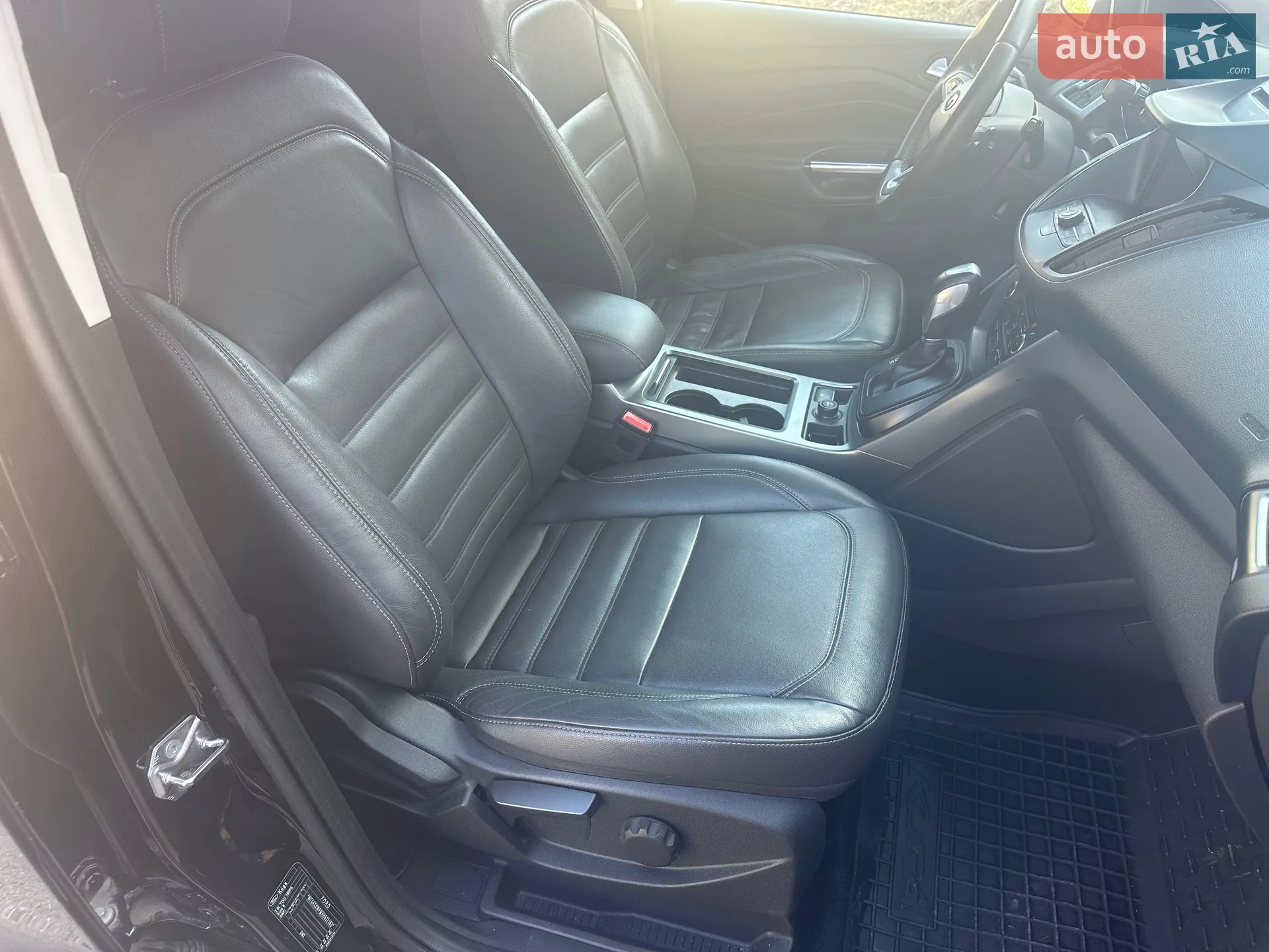 2017 Ford Kuga - мініатюра 28