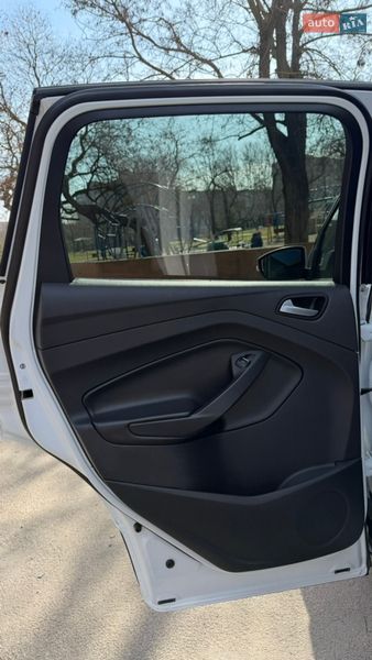 Внедорожник / Кроссовер Ford Kuga 2014 в Черноморске фото 7 Внедорожник / Кроссовер Ford Kuga 2014 в Черноморске