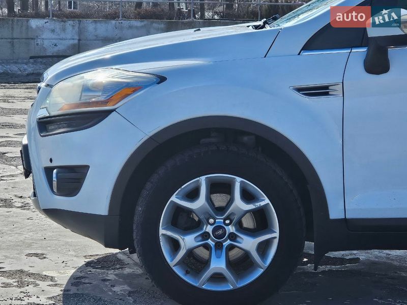 Позашляховик / Кросовер Ford Kuga 2011 в Києві