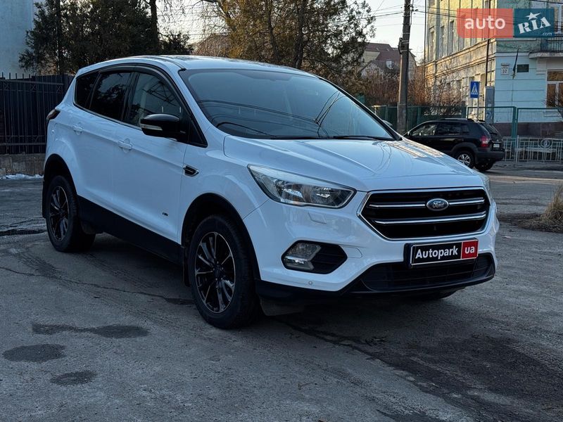 Внедорожник / Кроссовер Ford Kuga 2017 в Киеве