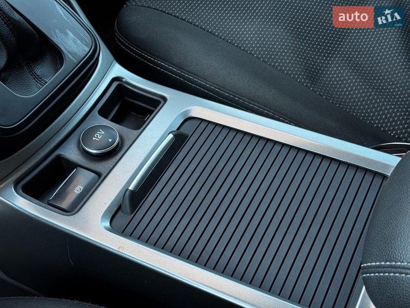 Внедорожник / Кроссовер Ford Kuga 2017 в Киеве