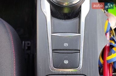 Позашляховик / Кросовер Ford Kuga 2020 в Харкові