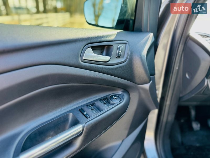 Позашляховик / Кросовер Ford Kuga 2013 в Києві фото 11 Позашляховик / Кросовер Ford Kuga 2013 в Києві