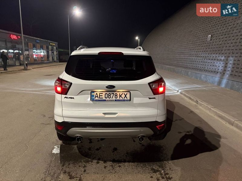 Позашляховик / Кросовер Ford Kuga 2019 в Дніпрі