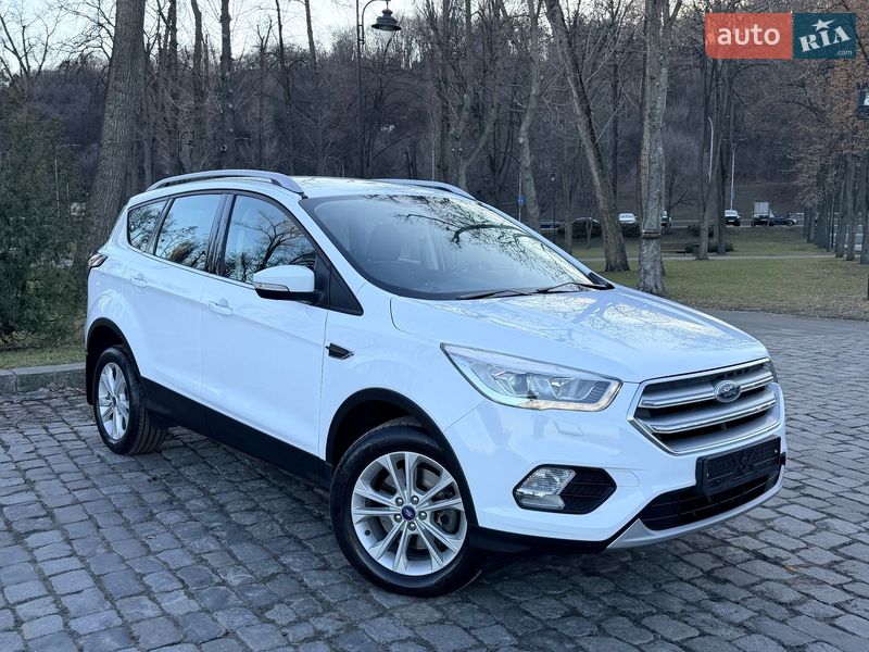 Позашляховик / Кросовер Ford Kuga 2019 в Києві