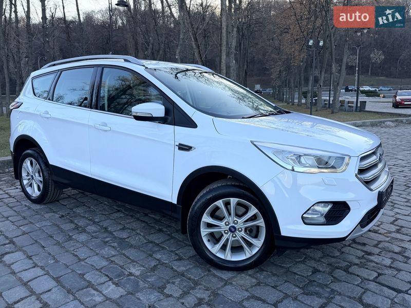 Позашляховик / Кросовер Ford Kuga 2019 в Києві