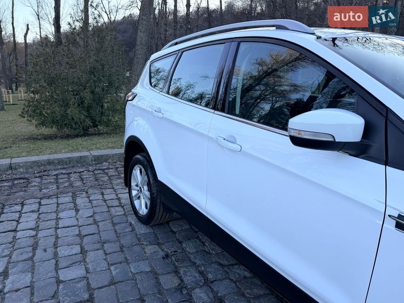 Позашляховик / Кросовер Ford Kuga 2019 в Києві