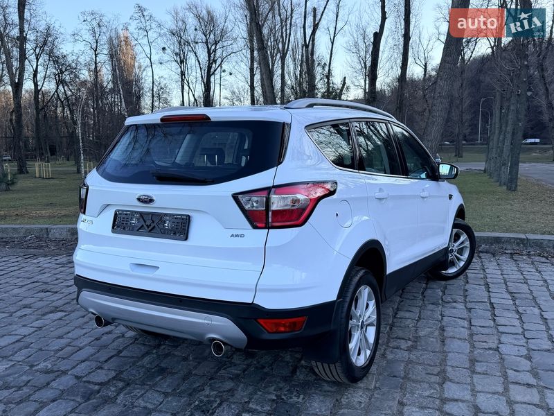 Позашляховик / Кросовер Ford Kuga 2019 в Києві