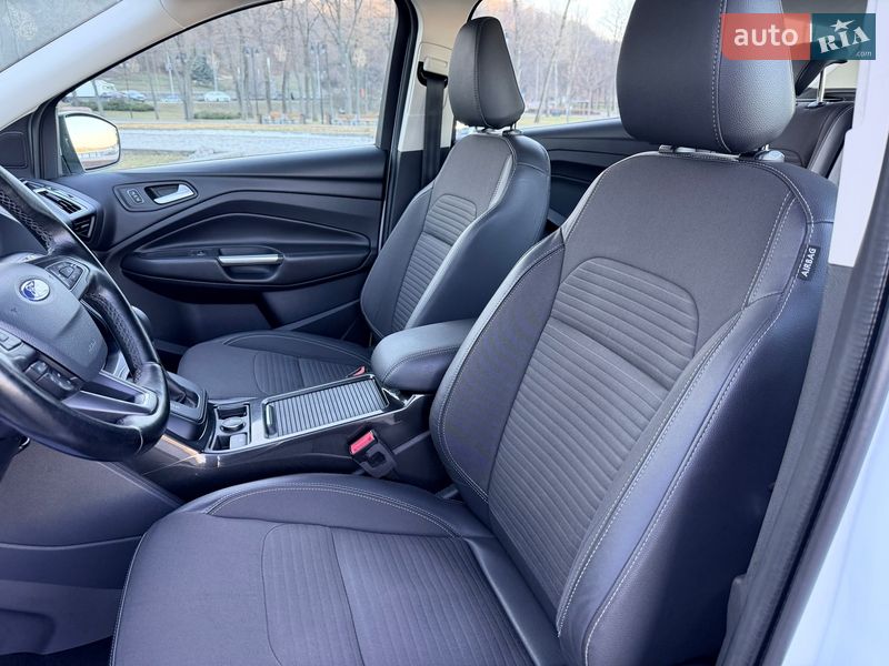 Позашляховик / Кросовер Ford Kuga 2019 в Києві