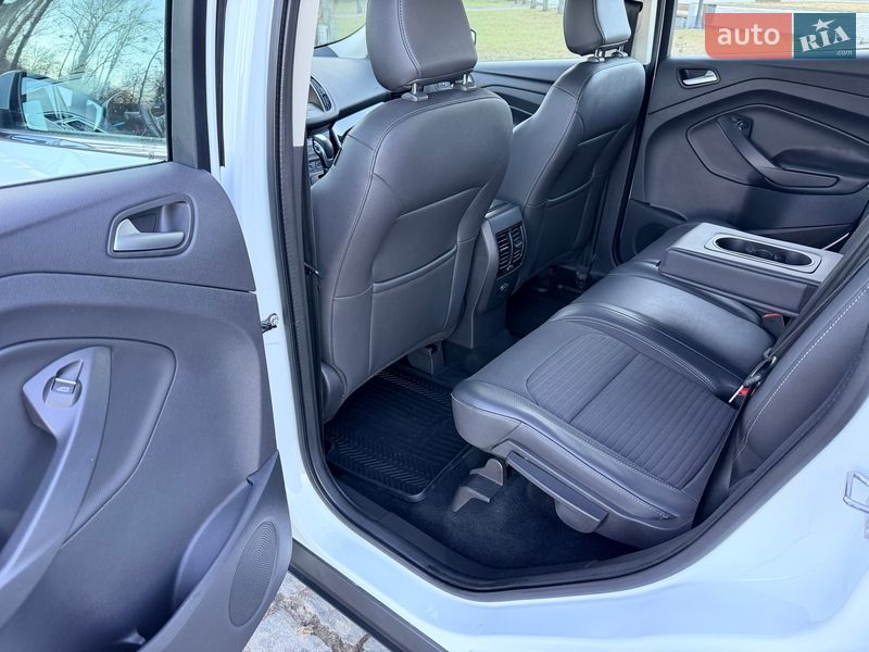 Позашляховик / Кросовер Ford Kuga 2019 в Києві