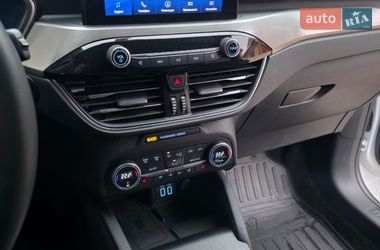 Позашляховик / Кросовер Ford Kuga 2021 в Києві