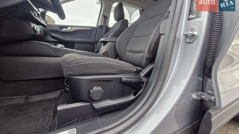 Внедорожник / Кроссовер Ford Kuga 2020 в Львове