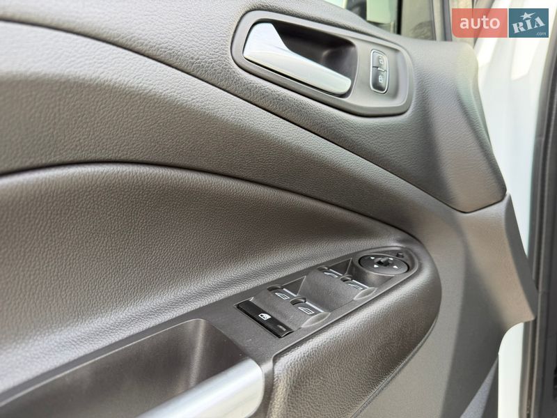 Внедорожник / Кроссовер Ford Kuga 2016 в Тульчине