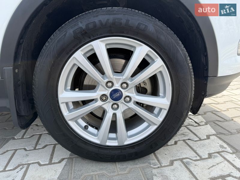 Внедорожник / Кроссовер Ford Kuga 2016 в Тульчине