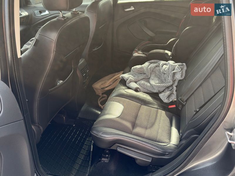 Позашляховик / Кросовер Ford Kuga 2015 в Тернополі