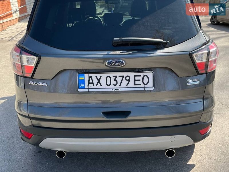 Позашляховик / Кросовер Ford Kuga 2016 в Світловодську