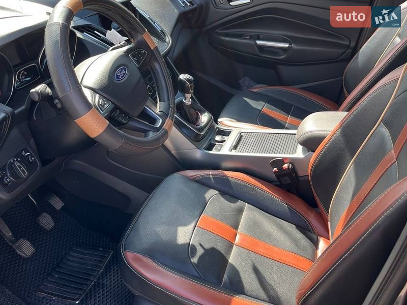 Позашляховик / Кросовер Ford Kuga 2016 в Світловодську