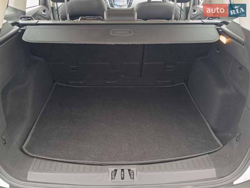 Позашляховик / Кросовер Ford Kuga 2019 в Києві