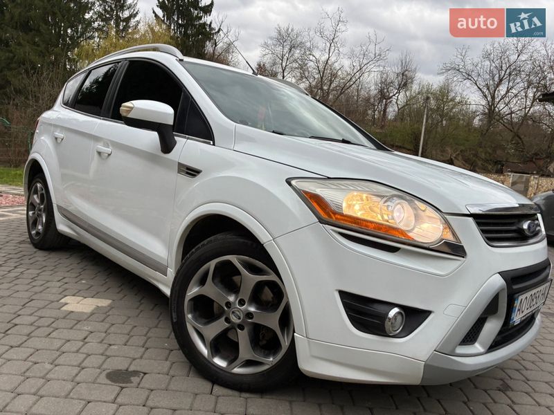 Внедорожник / Кроссовер Ford Kuga 2010 в Тячеве