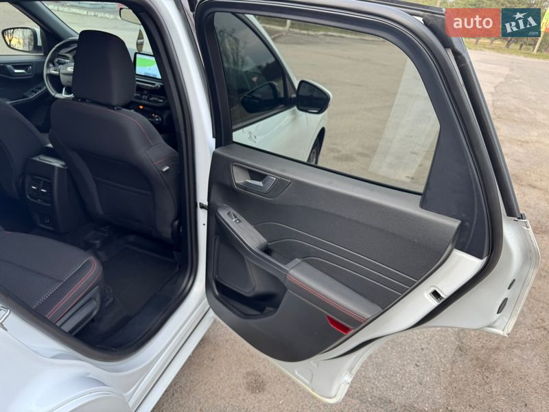 Внедорожник / Кроссовер Ford Kuga 2021 в Днепре