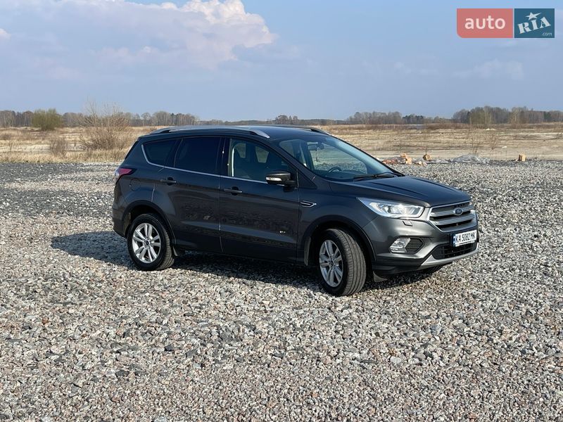 Внедорожник / Кроссовер Ford Kuga 2018 в Киеве