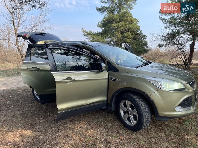 Внедорожник / Кроссовер Ford Kuga 2013 в Киеве