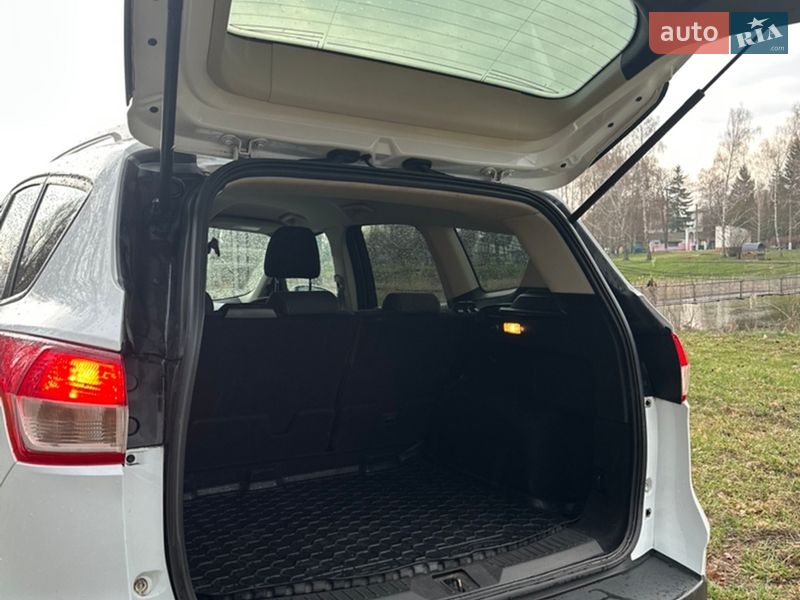 Позашляховик / Кросовер Ford Kuga 2016 в Бахмачі