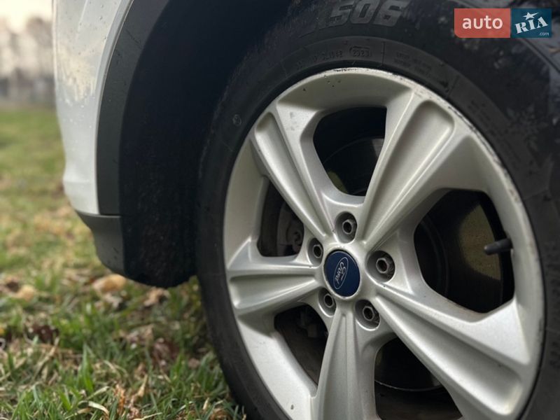 Позашляховик / Кросовер Ford Kuga 2016 в Бахмачі