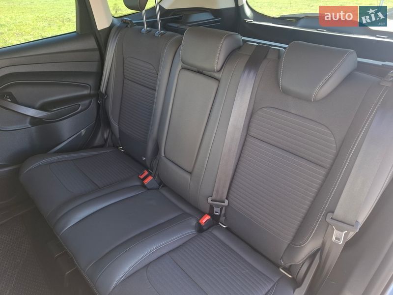 Позашляховик / Кросовер Ford Kuga 2019 в Черкасах