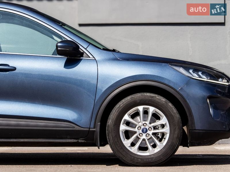 Внедорожник / Кроссовер Ford Kuga 2020 в Львове